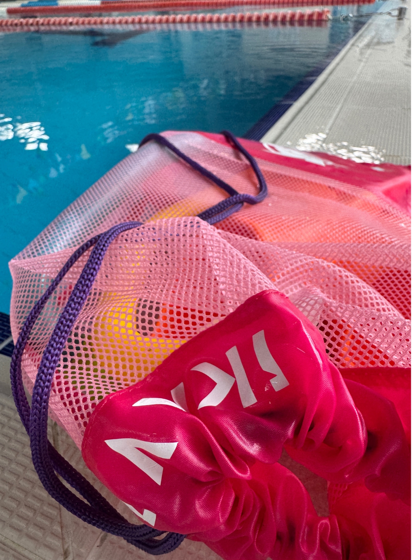 IKAVI Mesh Swim Bag - Pink